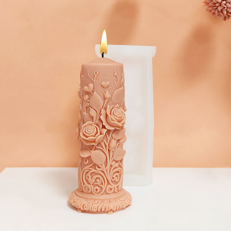 ヨーロッパ風の赤いバラのハート型の蔓が絡み合った円柱型のキャ - Candle Making Vinings のレビューと価格